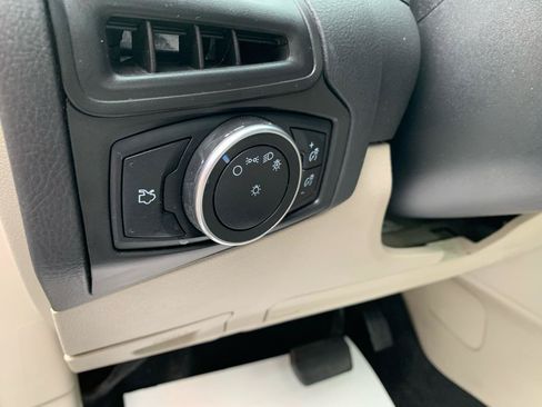 Used 2016 Ford Focus SE FWD image 11