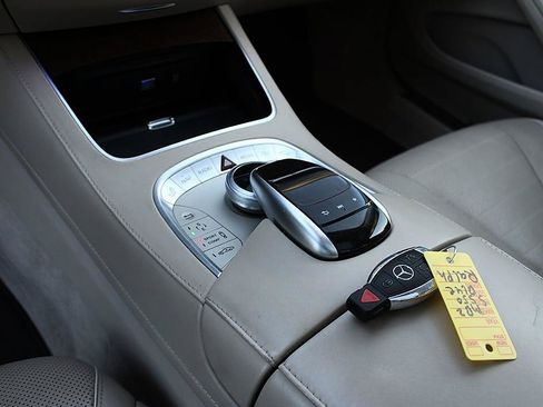 Used 2017 Mercedes-Benz S 550 Sedan image 20