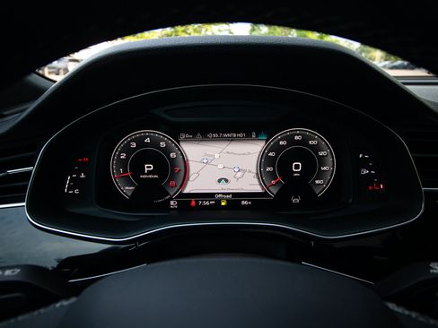 Used 2021 Audi Q8 Premium Plus AWD/4WD image 21