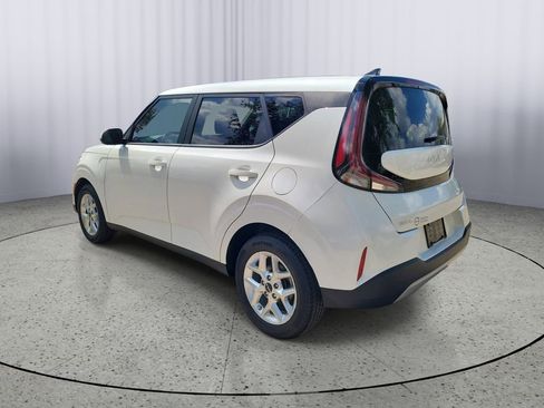 Used 2024 Kia Soul LX w/ Option Group 015 image 6