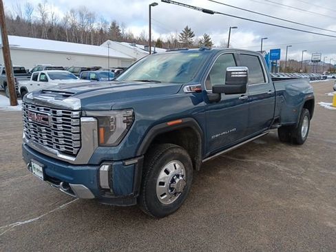 New 2026 GMC Sierra 3500 Denali w/ Denali Reserve Package AWD/4WD image 3