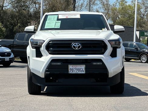 Used 2025 Toyota Tacoma SR5 AWD/4WD image 7