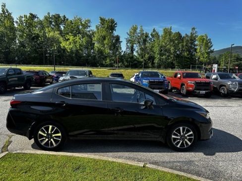 New 2025 Nissan Versa SV w/ Trunk Package image 4
