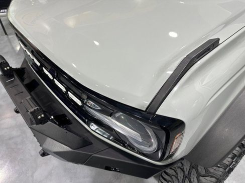 Used 2022 Ford Bronco Outer Banks w/ Sasquatch Package AWD/4WD image 17