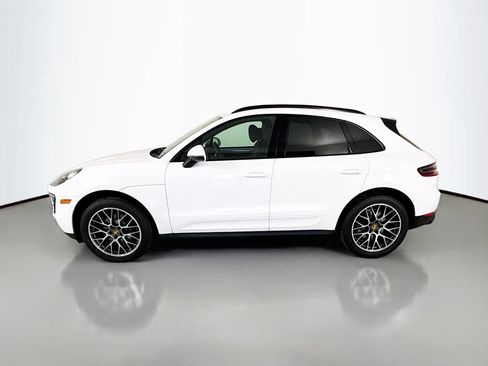 Certified 2018 Porsche Macan AWD/4WD image 2