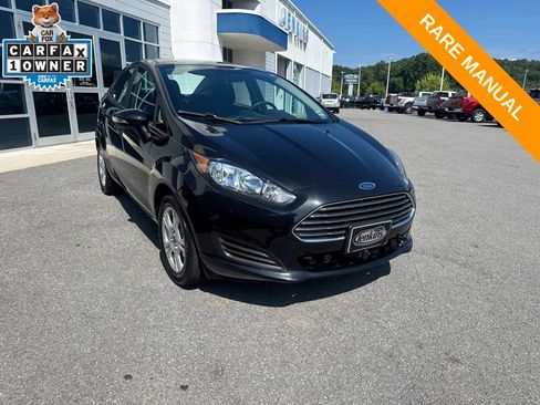Used 2015 Ford Fiesta SE FWD image 1