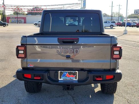 Used 2025 Jeep Gladiator Rubicon w/ Convenience Group image 6