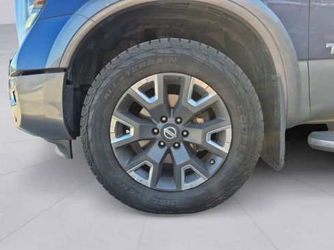 Used 2021 Nissan Titan Platinum Reserve w/ Moonroof Package AWD/4WD image 9
