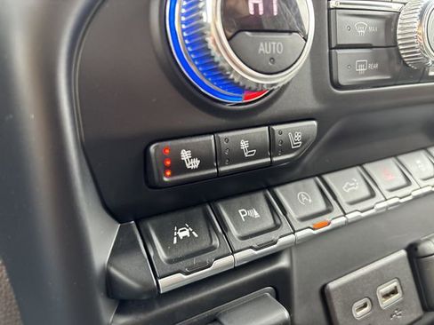 Used 2020 GMC Sierra 1500 SLT image 38