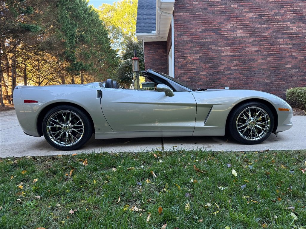 Used 2008 Chevrolet Corvette Convertible w/ Preferred Equipment Group RWD image 36