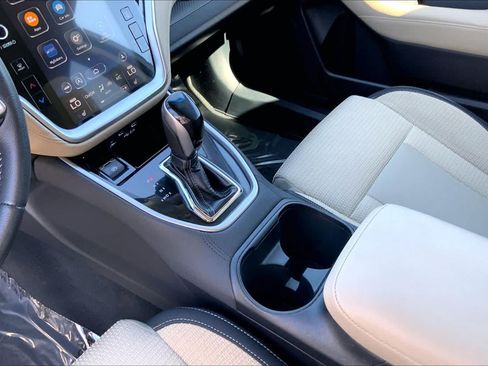 Used 2020 Subaru Outback Premium AWD/4WD image 16