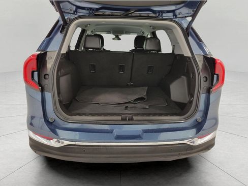 Used 2024 GMC Terrain SLT image 16