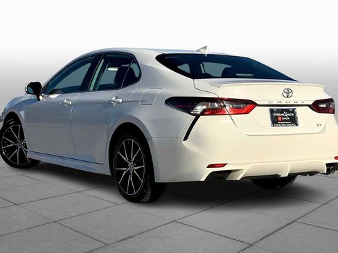 Used 2022 Toyota Camry SE FWD image 12