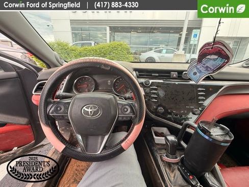 Used 2019 Toyota Camry XSE image 9