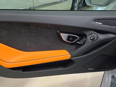 Used 2024 Lamborghini Huracan EVO image 26