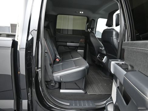 Used 2023 Ford F450 Lariat w/ FX4 Off-Road Package image 27