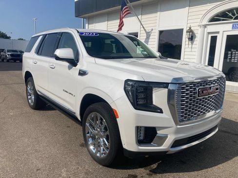 Certified 2023 GMC Yukon Denali w/ Advanced Technology Package AWD/4WD image 3