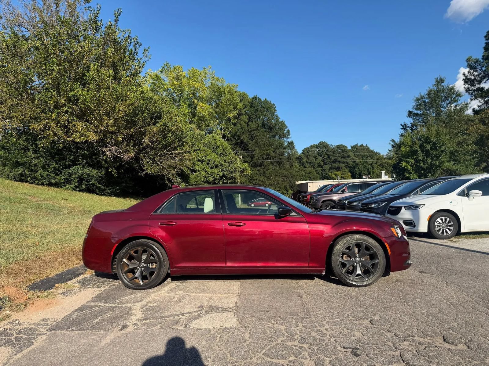 Used 2022 Chrysler 300 Touring w/ Sport Appearance Package RWD image 4