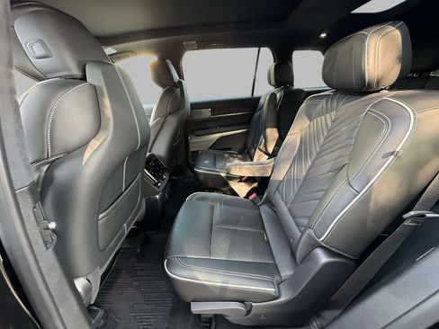 Used 2026 Cadillac Vistiq Platinum w/ LPO, Floor Liner Package AWD/4WD image 19