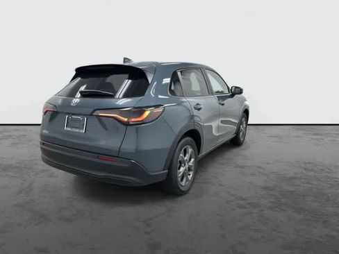 Certified 2027 Honda HR-V LX image 3