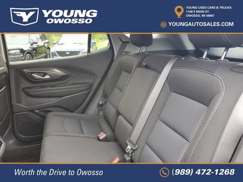 Used 2024 GMC Terrain SLE w/ Driver Convenience Package FWD image 27