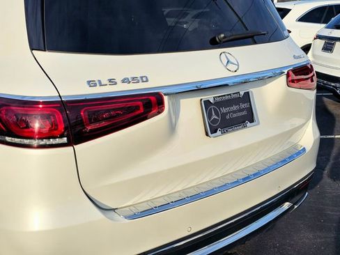 Used 2022 Mercedes-Benz GLS 450 4MATIC image 15