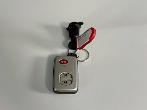Used 2013 Toyota Land Cruiser AWD/4WD image 43