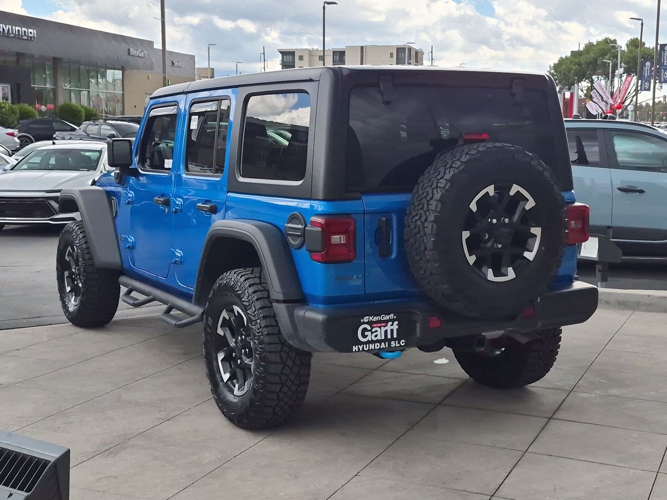Used 2024 Jeep Wrangler Unlimited Rubicon 4xe w/ Convenience Group AWD/4WD image 7