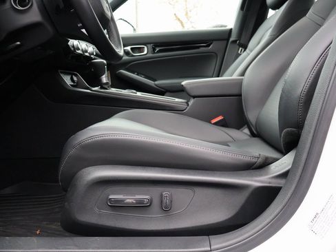 Certified 2025 Honda Civic Sport Touring image 31