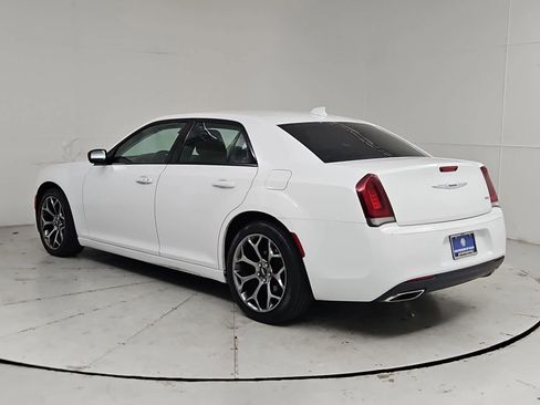 Used 2018 Chrysler 300 Touring w/ Sport Appearance Package RWD image 4