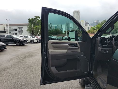 Used 2025 GMC Sierra 2500 SLT w/ SLT Premium Package image 22