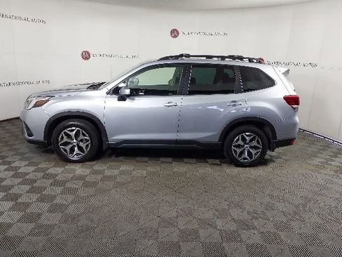 Certified 2023 Subaru Forester Premium AWD/4WD image 8