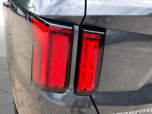Used 2023 Kia Sorento SX AWD/4WD image 29