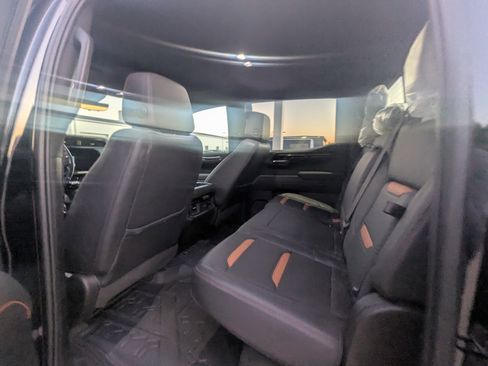Used 2023 GMC Sierra 1500 AT4 w/ AT4 Premium Package image 7