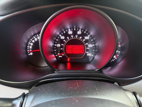 Used 2016 Kia Soul + FWD image 25