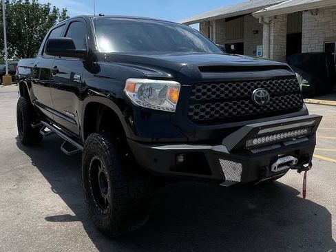 Used 2015 Toyota Tundra SR5 w/ TRD Off Road Package AWD/4WD image 3