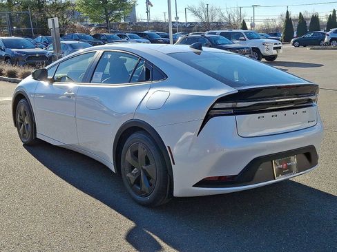 New 2026 Toyota Prius Plug-In Hybrid image 17