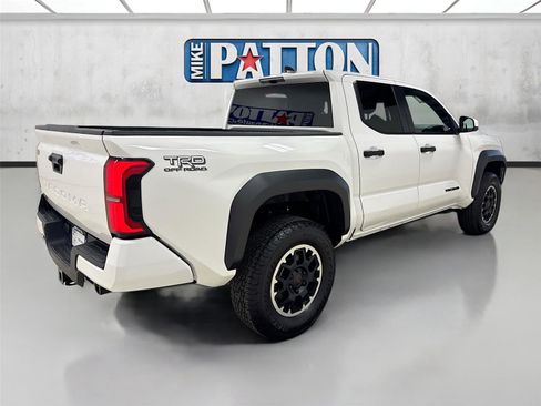 Used 2024 Toyota Tacoma TRD Off-Road AWD/4WD image 7
