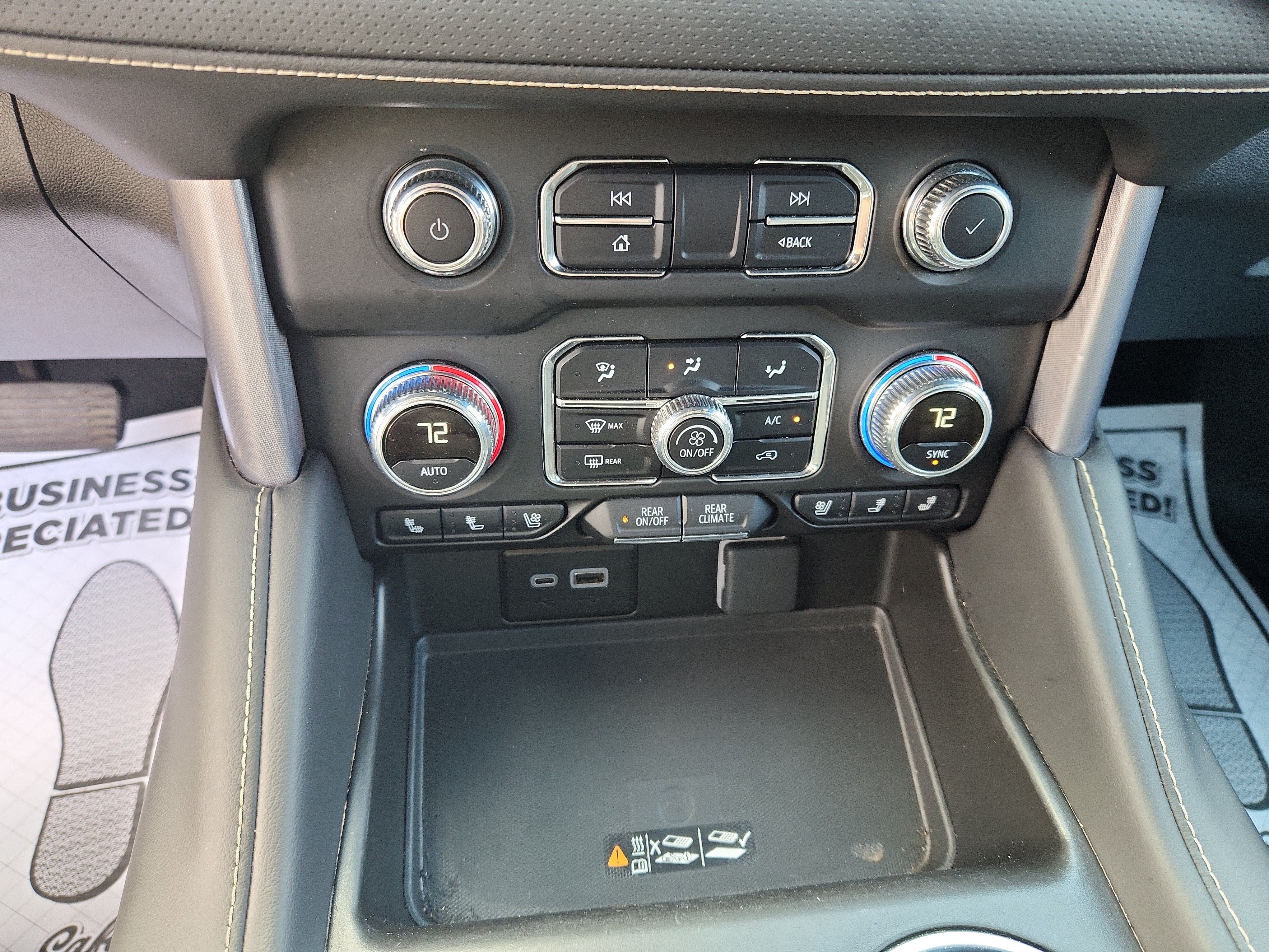 Used 2024 GMC Yukon SLT AWD/4WD image 24