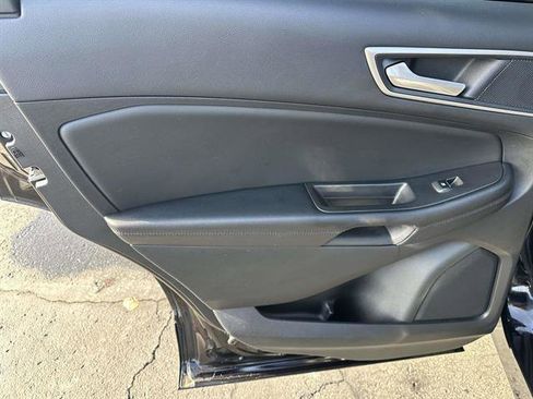 Used 2024 Ford Edge SEL w/ Convenience Package image 11