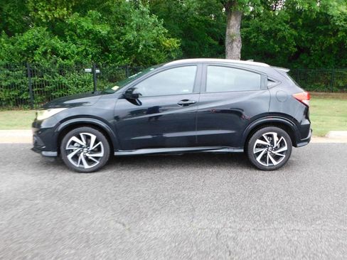 Used 2019 Honda HR-V Sport image 2