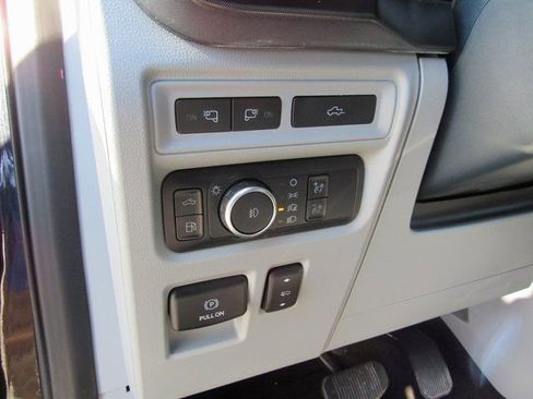 Used 2022 Ford F150 Limited AWD/4WD image 14