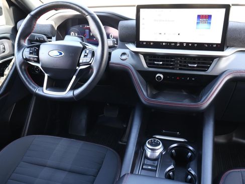 Used 2025 Ford Explorer ST-Line image 12