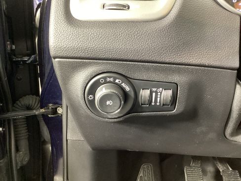 Used 2019 Jeep Compass Latitude AWD/4WD image 19