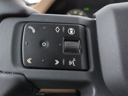 New 2026 Land Rover Defender 110 X-Dynamic SE image 25