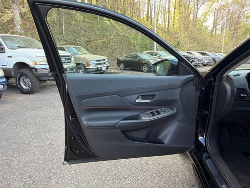 New 2026 Nissan Sentra SR image 9