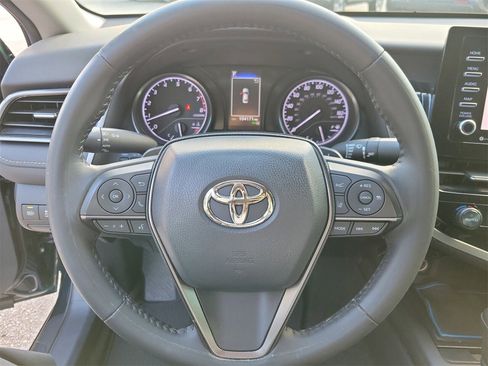 Used 2021 Toyota Camry SE w/ Convenience Package image 18