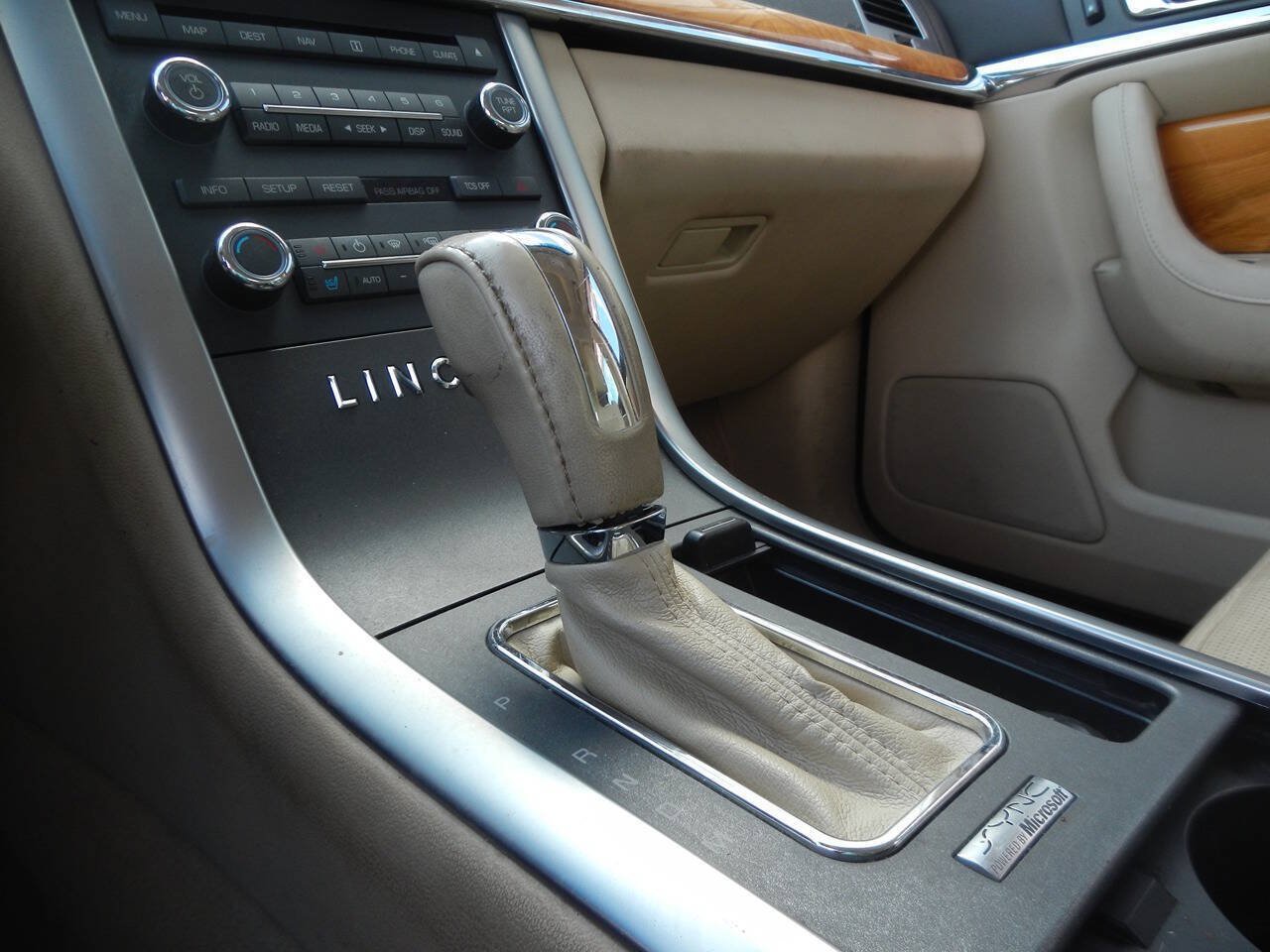 Used 2011 Lincoln MKS AWD w/ 102A Rapid Spec Order Code image 42