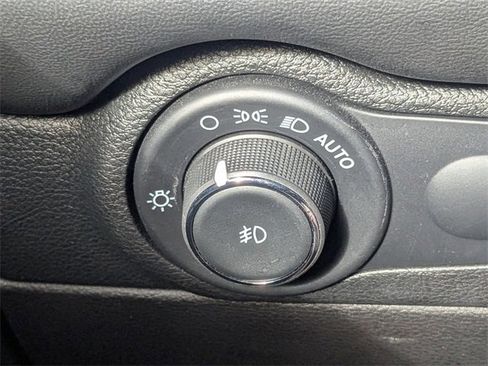 Used 2023 Dodge Durango GT image 27