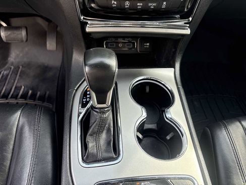 Used 2019 Jeep Grand Cherokee Limited w/ Trailer Tow Group IV image 27